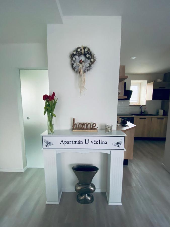 Apartman U Vcelina Chlumec nad Cidlinou Luaran gambar